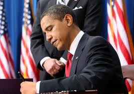 Obama_signs_an_executive